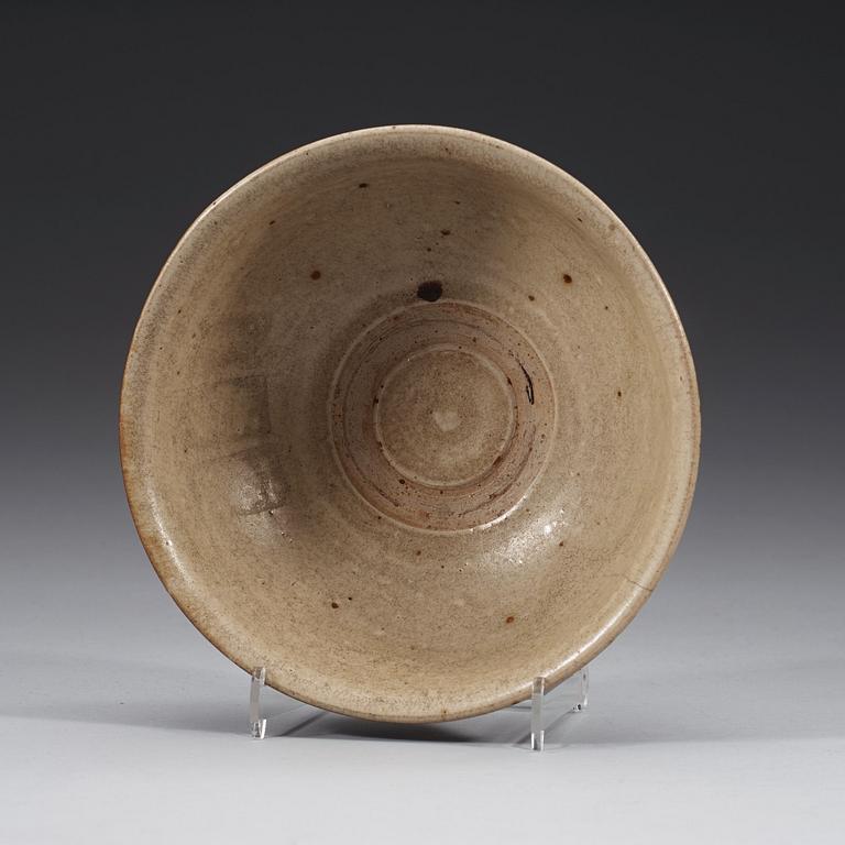 A large bowl, Yuan dynasty (960-1279).