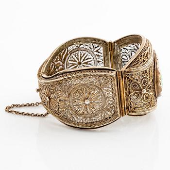 Armband, silver och infärgad nefrit, Kina, 1900-talets början.