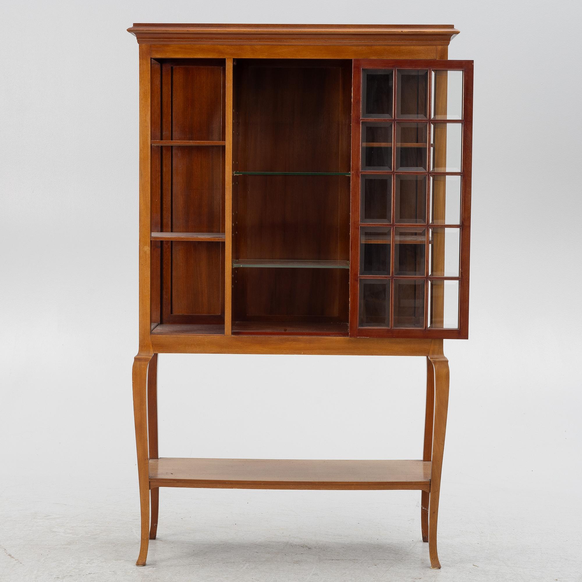 Salon cabinet, Nordiska Kompaniet, before 1909.