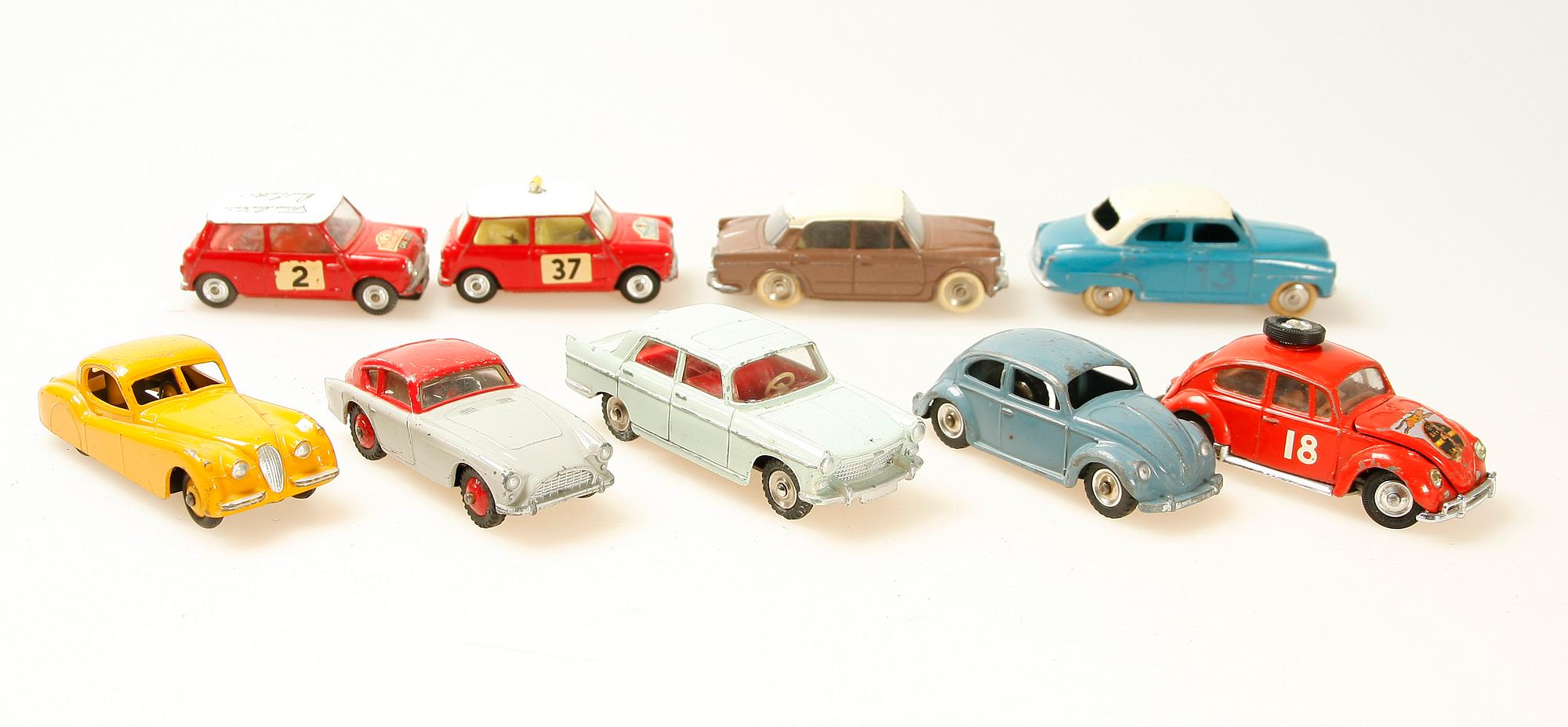 LEKSAKSBILAR, 19 st, Corgi och Dinky.