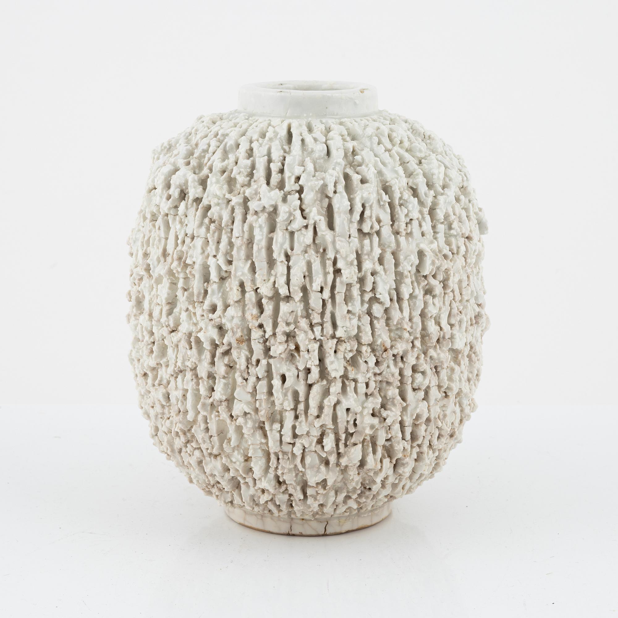 Gunnar Nylund, vas, igelkottsmodell, Rörstrand.