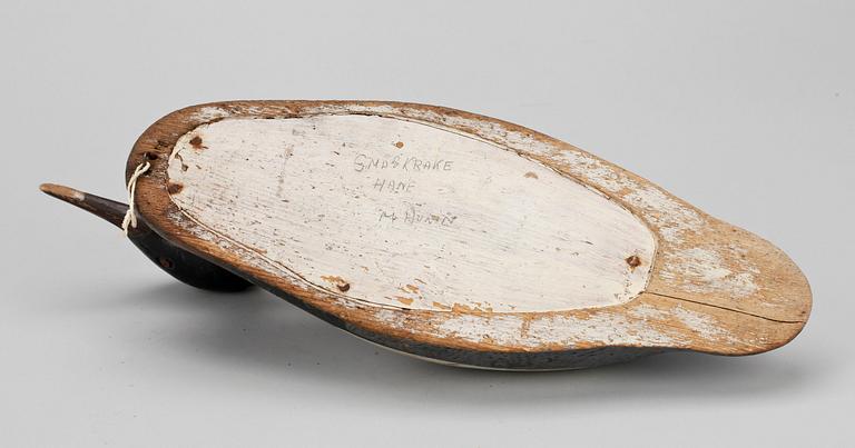 VETTE, skuret och bemålat trä, signerad, 1900-tal.