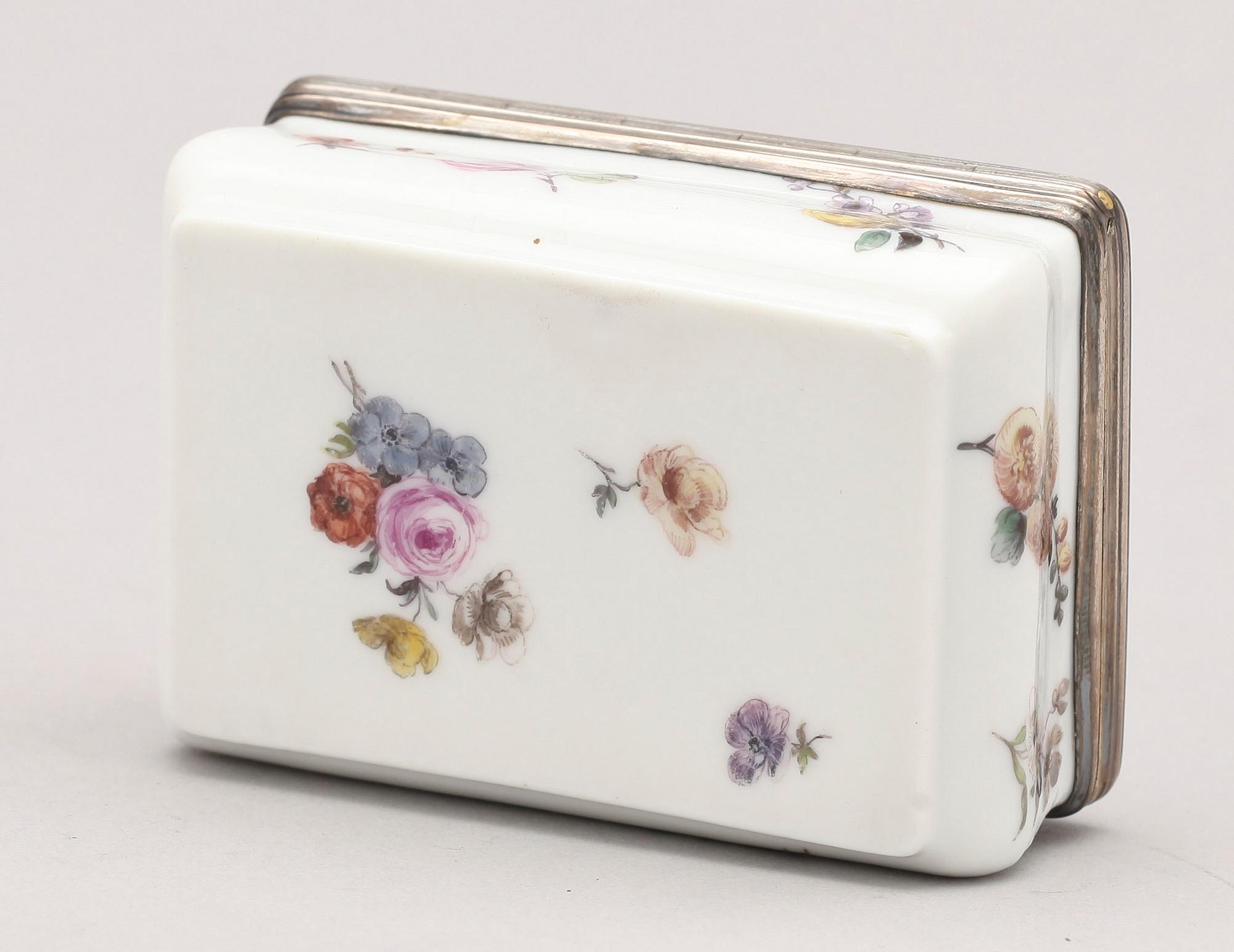 DOSA, porslin, 1900-tal.