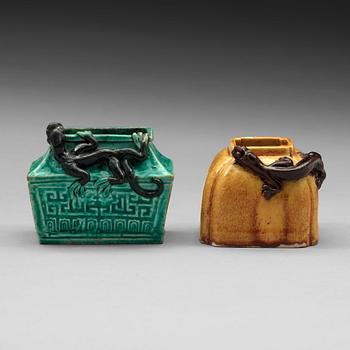 Two brush washers, Qing dynasty, 19th Century.