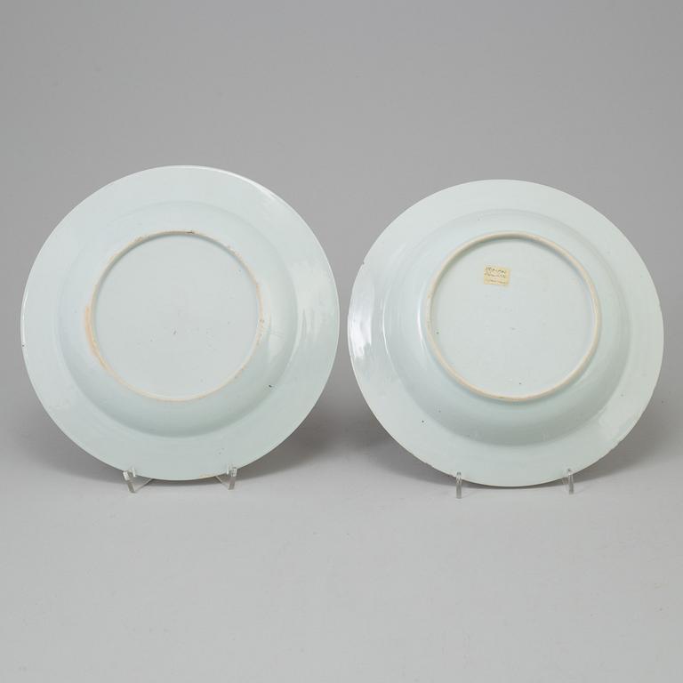 Two famille rose plates, Qing dynasty, Qianlong (1736-95).