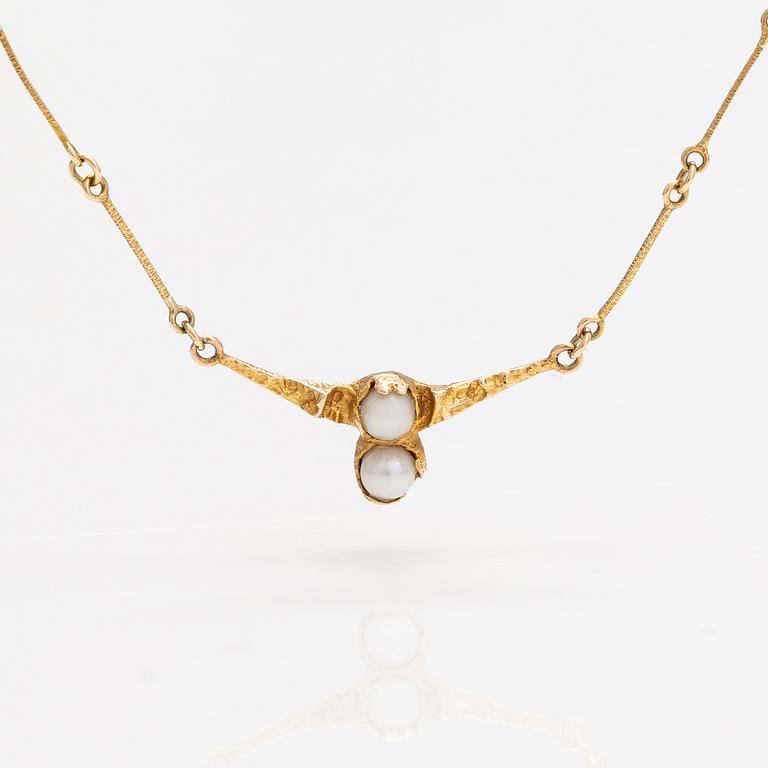 Björn Weckström, A 14K gold necklace "Cheek to cheek" with cultured pearls. Lapponia 1987.