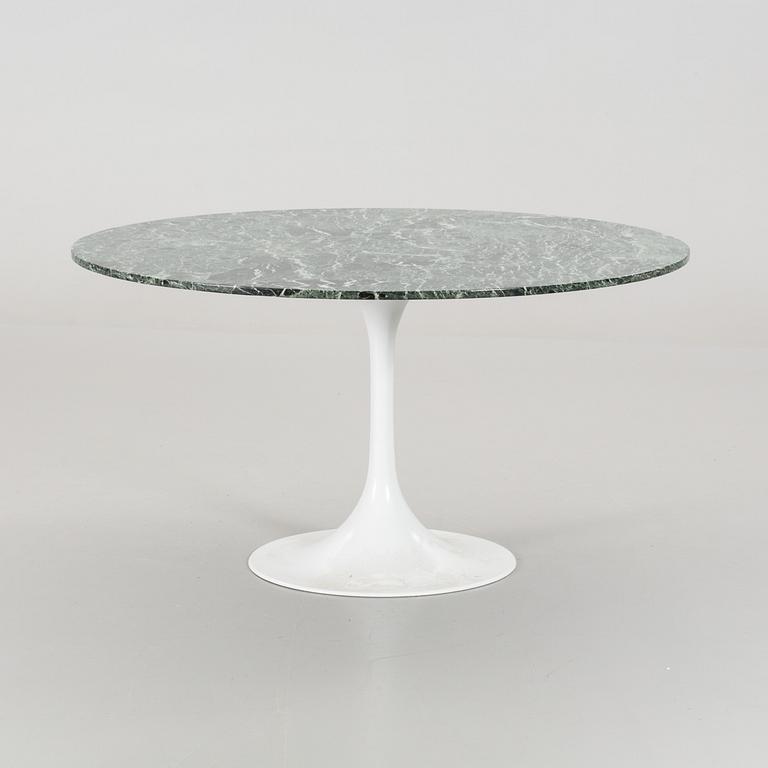 A PASTOE MARBLE TOP DINNER TABLE, 1970/80's.