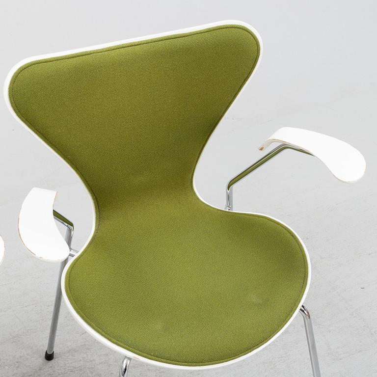 Arne Jacobsen, karmstolar, 4 st, "Sjuan", Fritz Hansen, Danmark, daterade 2001.