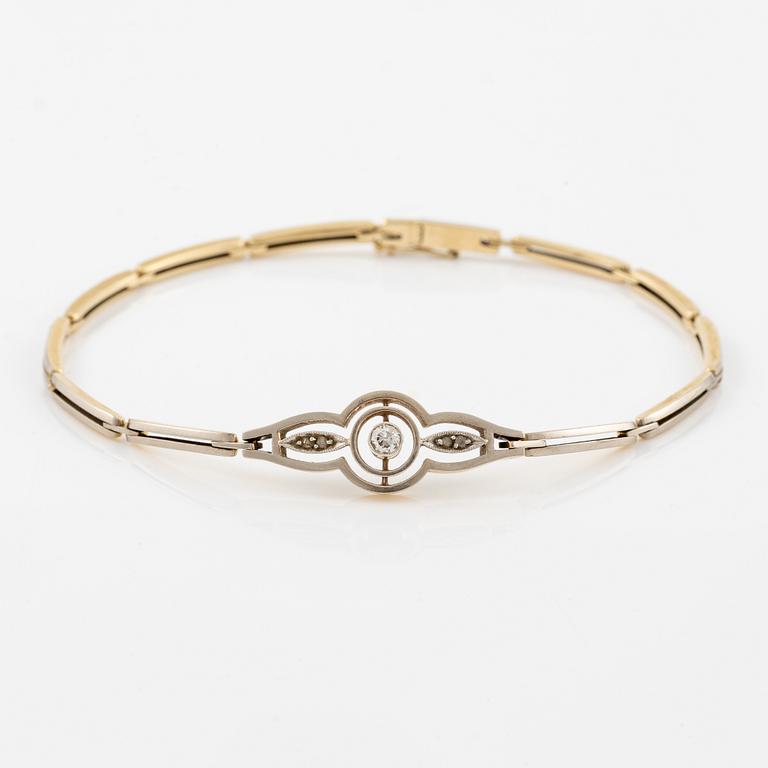 Bracelet in 14K gold set with old-cut and rose-cut diamonds.