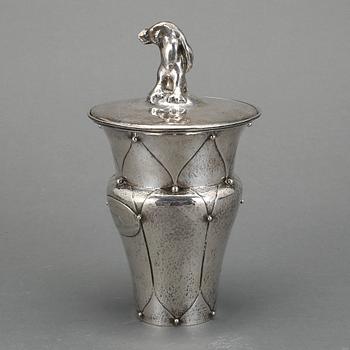 VAS/POKAL, silver, CA Sandberg Eftr GC Gustafsson, Helsingbord, 1919. Vikt ca 616g.