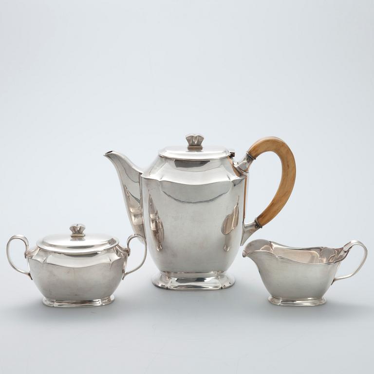 KAFFESERVIS, 3 delar, silver "Jousi" DESSERTBESTICK, 6+6, Kultakeskus, Tavastehus 1955-1975. Tot. vikt ca 1359 g.