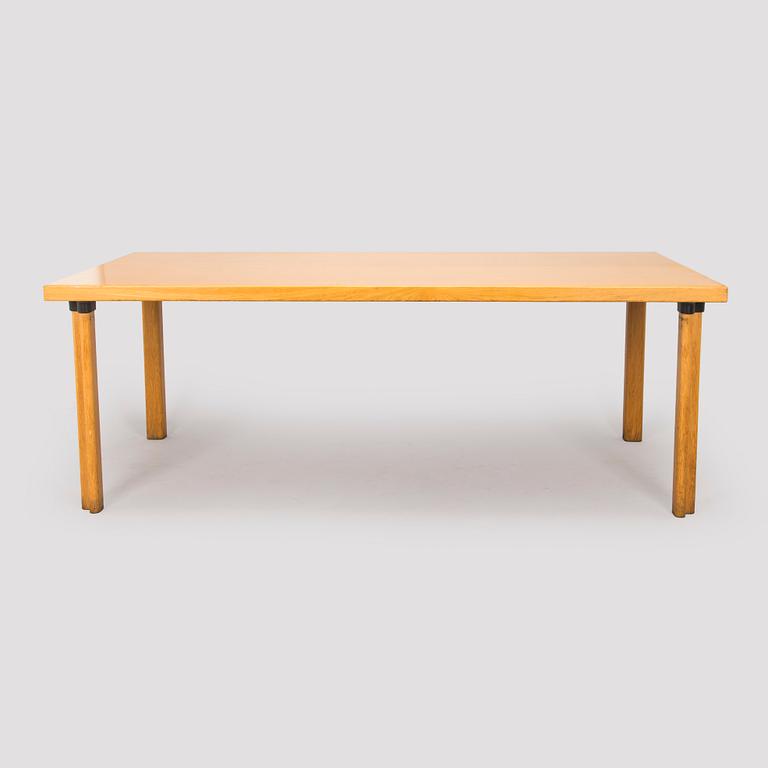Alvar Aalto, matbord / konferensbord, modell E86, för Artek, 1900-talets senare hälft.