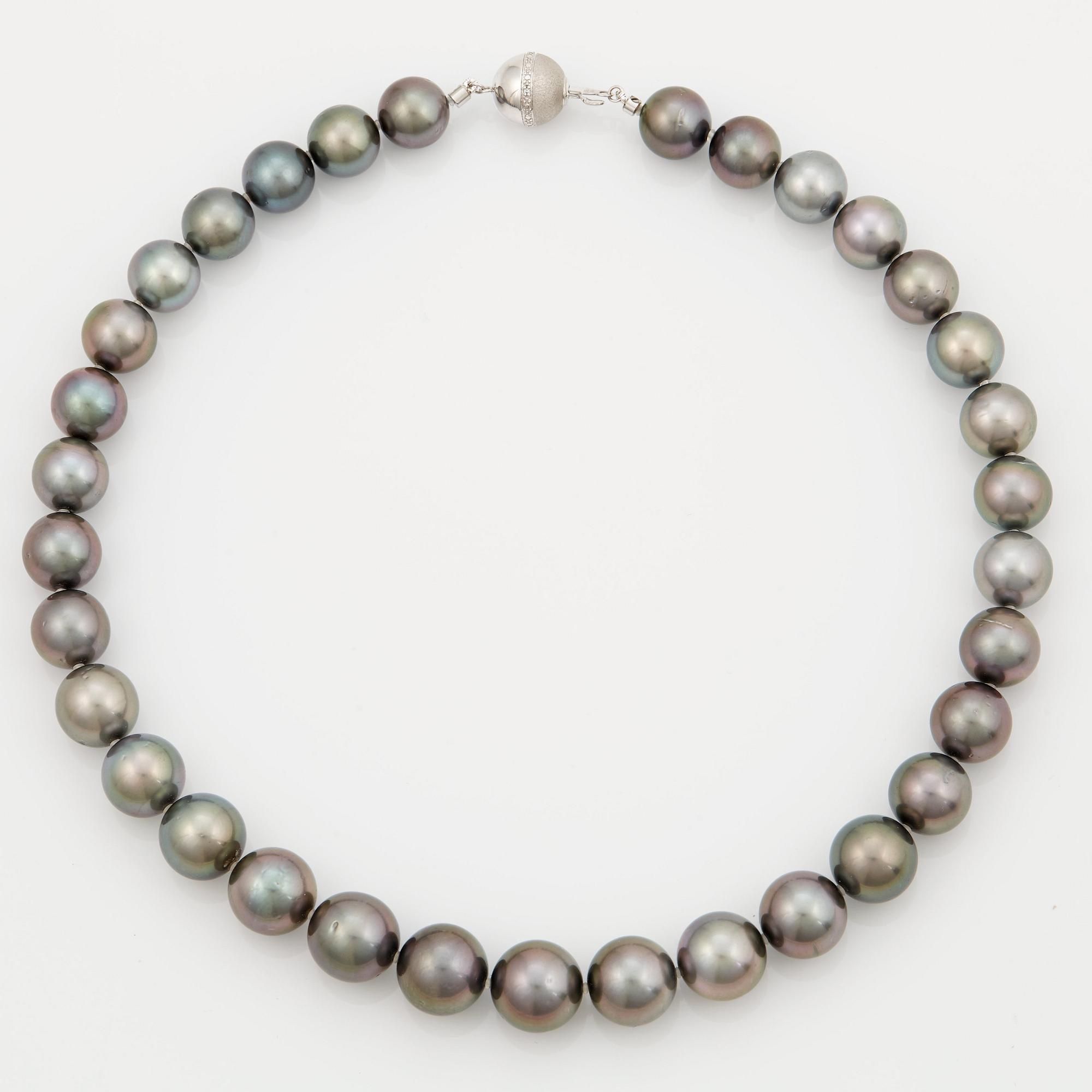 PÄRLCOLLIER.