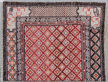 MATTA, semiantik/old, Kina, ca 132x202 cm.
