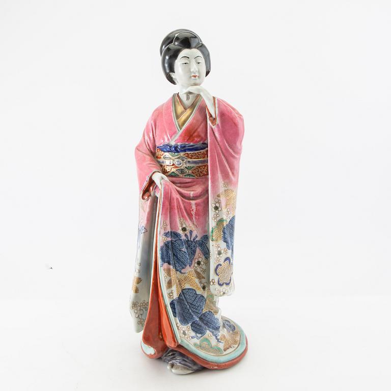 Figure of a geisha, Japan, 20th century, porcelain.
