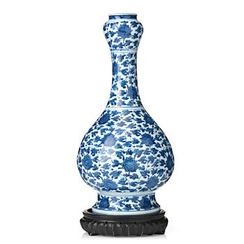 A blue and white lotus vase, 17th Century.