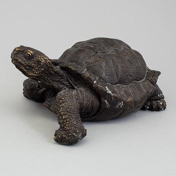 A tortoise bronze sculpture, late 20th century.