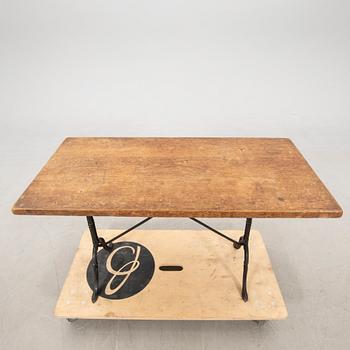 Table/garden table, 20th century.
