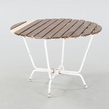 A garden table "8/90" and four garden chairs "P1", by AB Trädgårdsmöbler Osby.