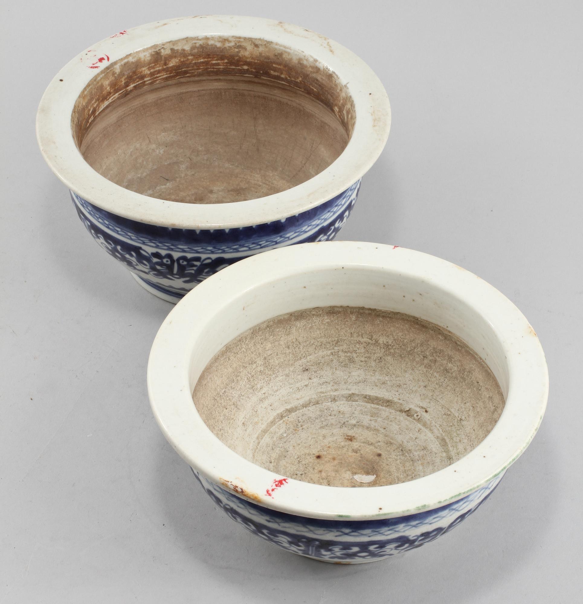 YTTERFODER, 2 st, porslin, Kina, 1900-tal.