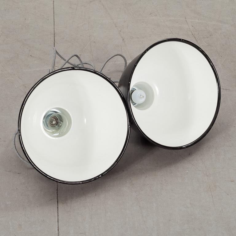 INDUSTRILAMPOR, ett par, 1900-tal.