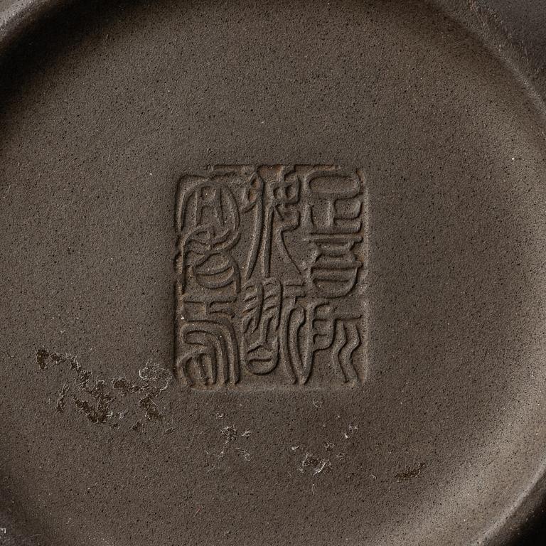 Gu Jingzhou, A dark yixing teapot, 1980s.