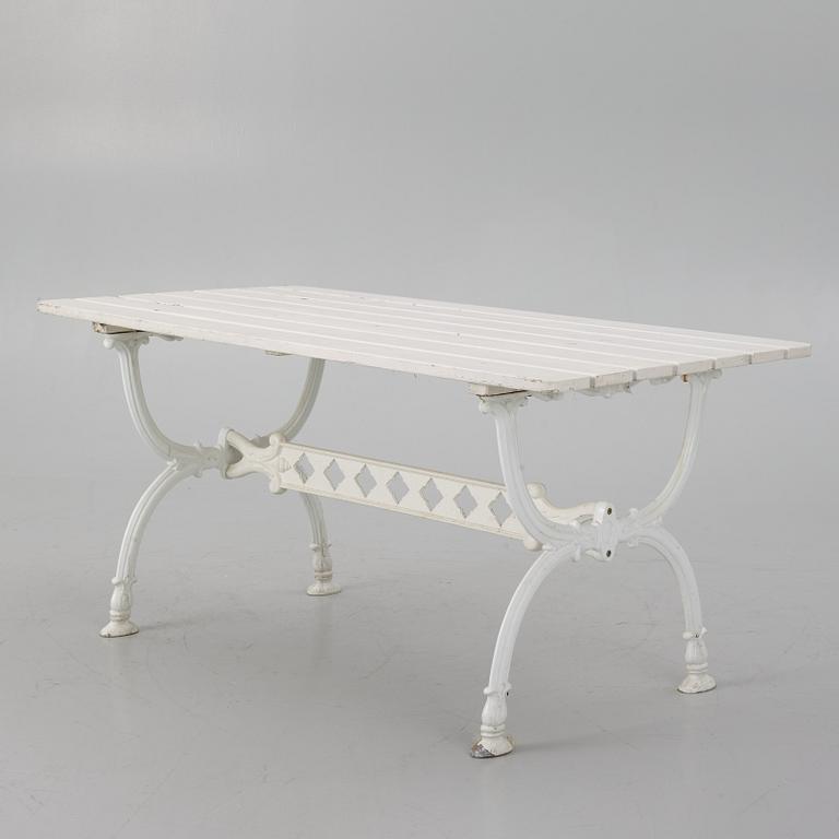 Trädgårdsbord, Byarum, 1900-talets slut.