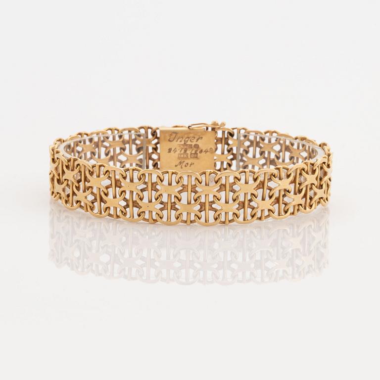 18K gold bracelet.