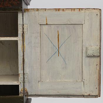 Pine cupboard, folk art, early 19th century.