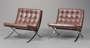 A pair of Ludwig Mies van der Rohe "Barcelona" brown leather easy chairs, Knoll International.