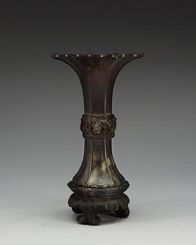 A bronze vase, Qing dynasty (1644-1912).