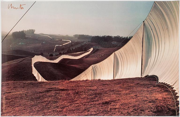 CHRISTO, färgoffset, efter fotografi av Jeanne-Claude 1976, signerad.