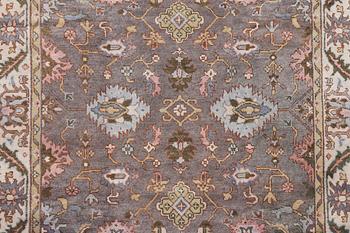 An oriental carpet of Safavid design, c. 310 x 250 cm.