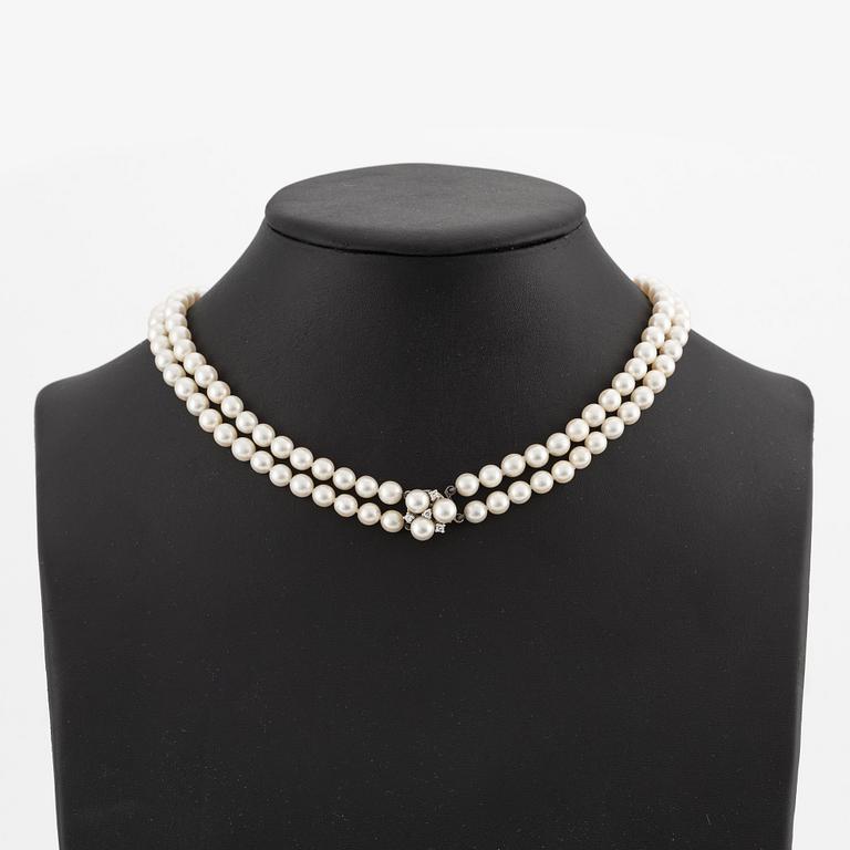 Pärlcollier, tvåradig, med odlade pärlor.