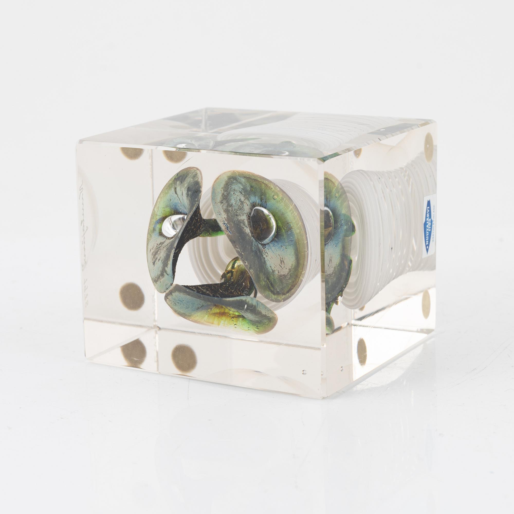 Oiva Toikka, årskub 1978, Nuutajäri, signerad, numrerad 137/2000.