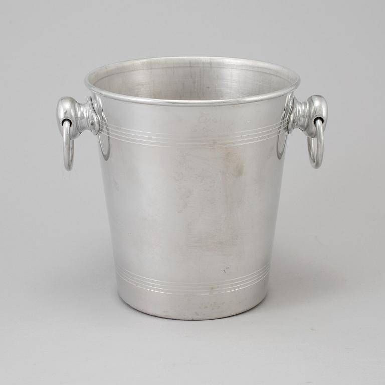 VINKYLARE, vitmetall, 1900-talets andra hälft.