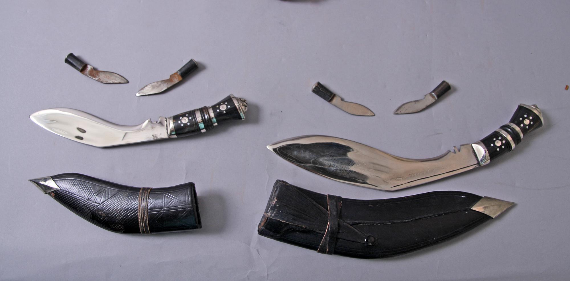 COMMANDOKNIVAR OCH BAJONETTER MM, 8+2.