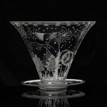 Edward Hald, a Swedish Grace "Fyrverkeri" (Fireworks) engraved glass bowl with a plate, Orrefors, Sweden, 1925, model 248.