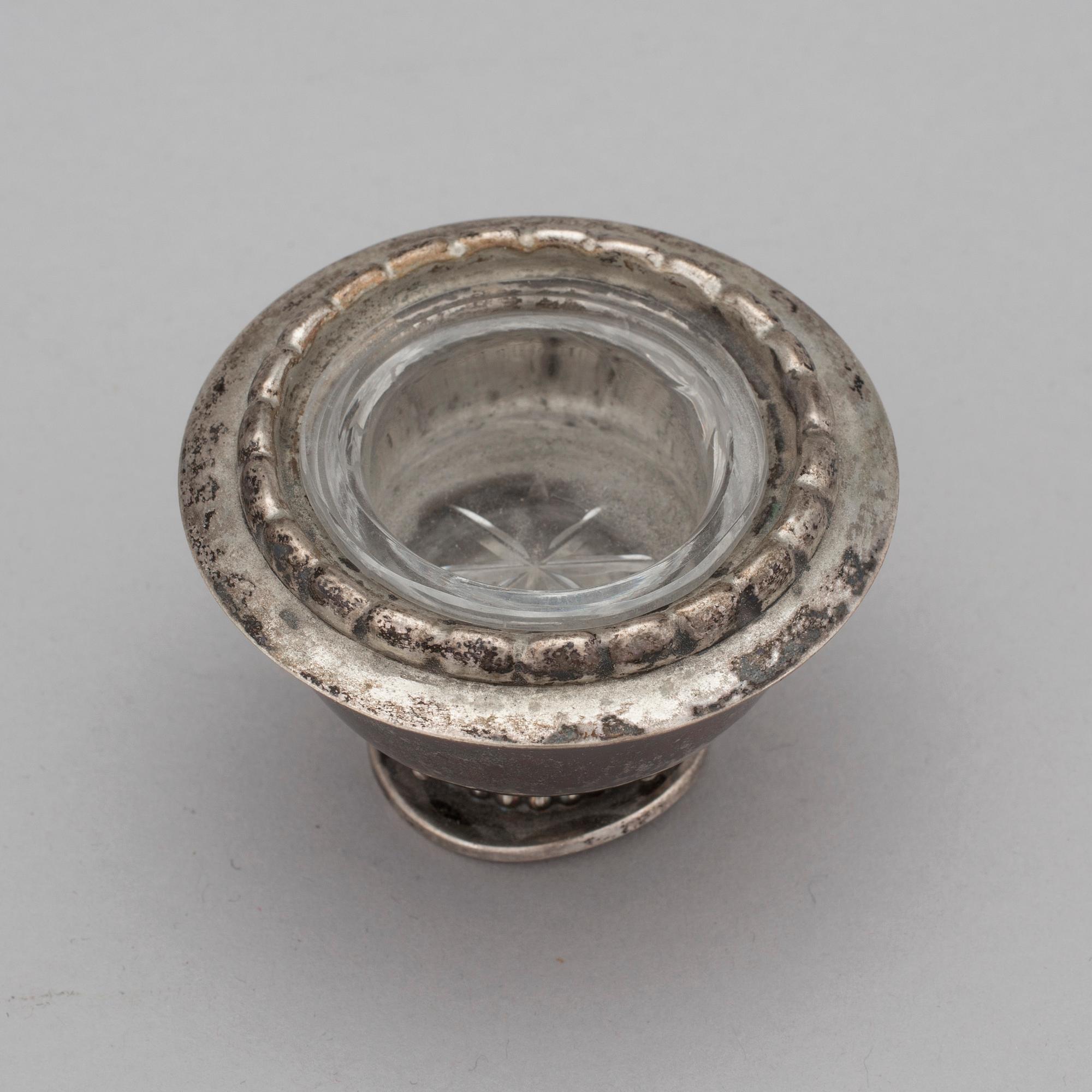 A Georg Jensen salt cellar, Copenhagen 1918 with swedish import marks. Silver weight 67 grams.