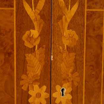 Skåp, modell 152, Alfred Ehrlin AB, Tranås, 1940-tal.