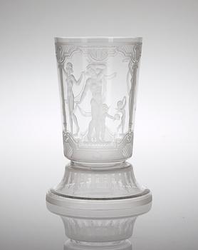 An Edvin Ollers engraved glass beaker with stand, Elme 1933.