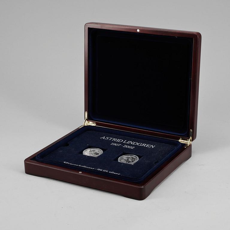 MYNT, 14 st, silver, "Bevara Astrid Lindgrens barnvärld", 1900/2000-tal. Total vikt ca 370 gram.