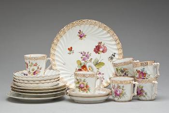 SERVISDELAR, ca 10 delar, porslin. Dresden mm.