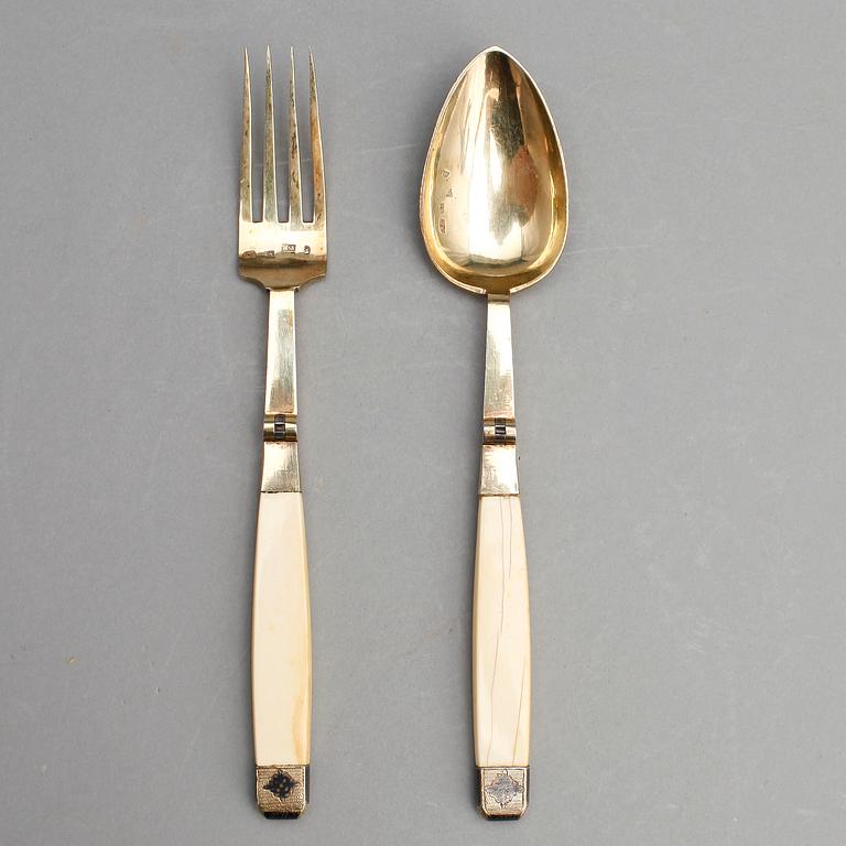 RESEBESTICK, förgyllt silver, niello, ben, Moskva 1830-tal, oidentifierad mästare.