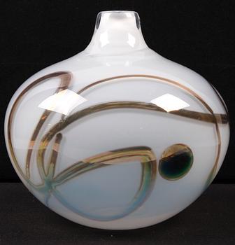 VAS, glas, Eva Englund, Strömbergshyttan, sign. o numr. 16/100, 1990.
