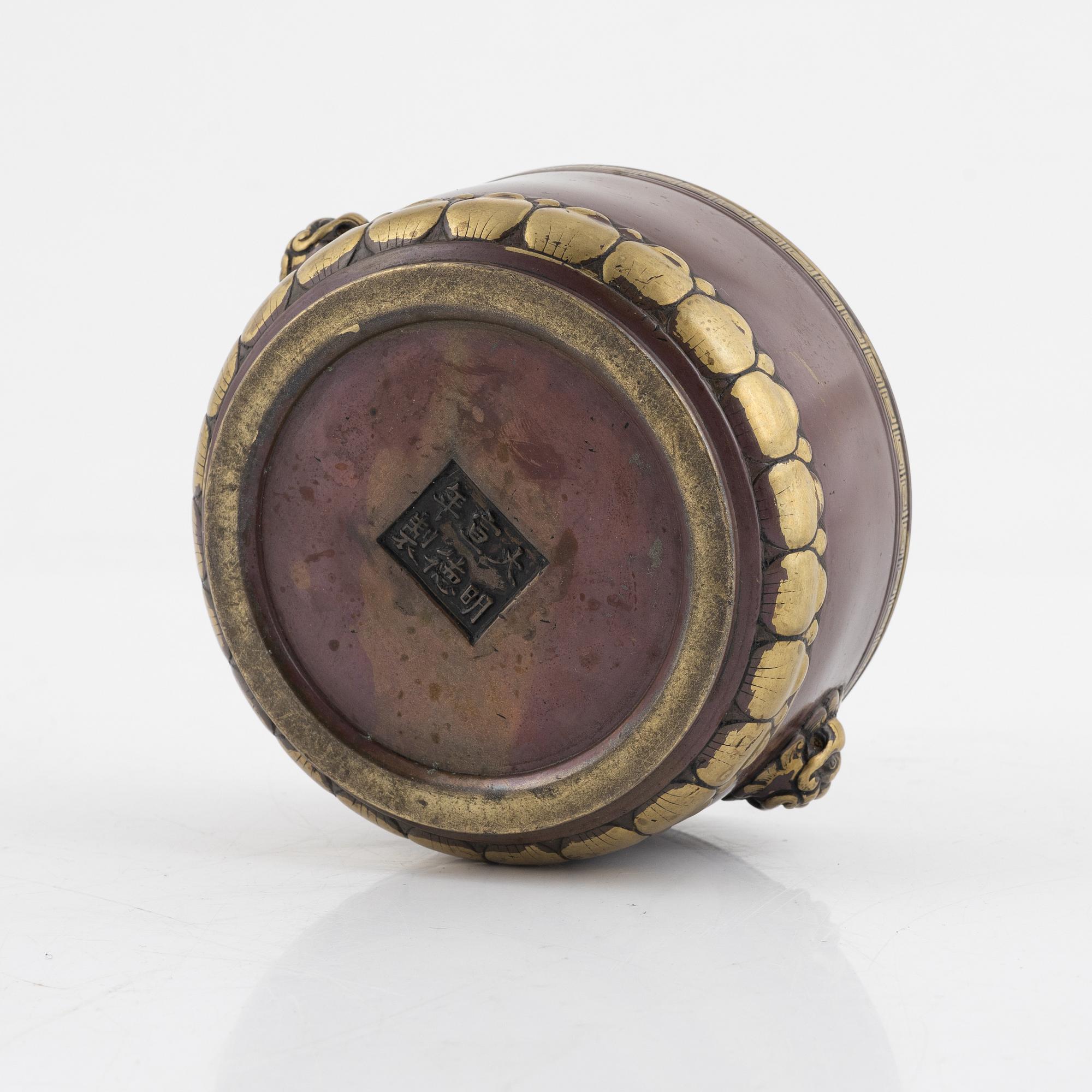 Rökelsekar, brons Kina, Qingdynastin, 1800-tal.