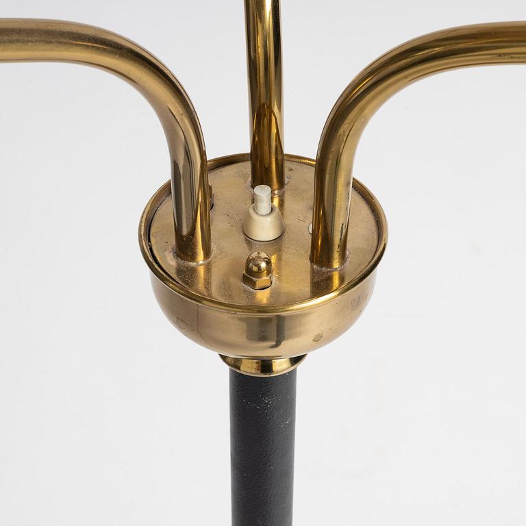 Josef Frank, golvlampa, modell "2426", Firma Svenskt Tenn, 1900-talets mitt.