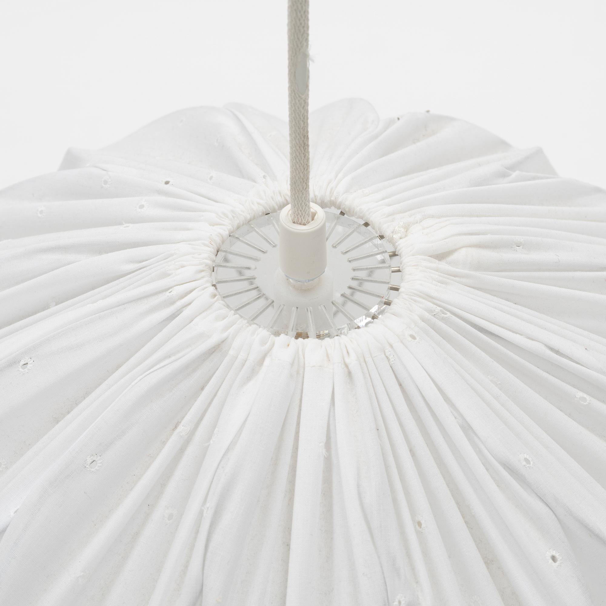 Tore Ahlsén, taklampa, "Pia-lampan", Gärsnäs.