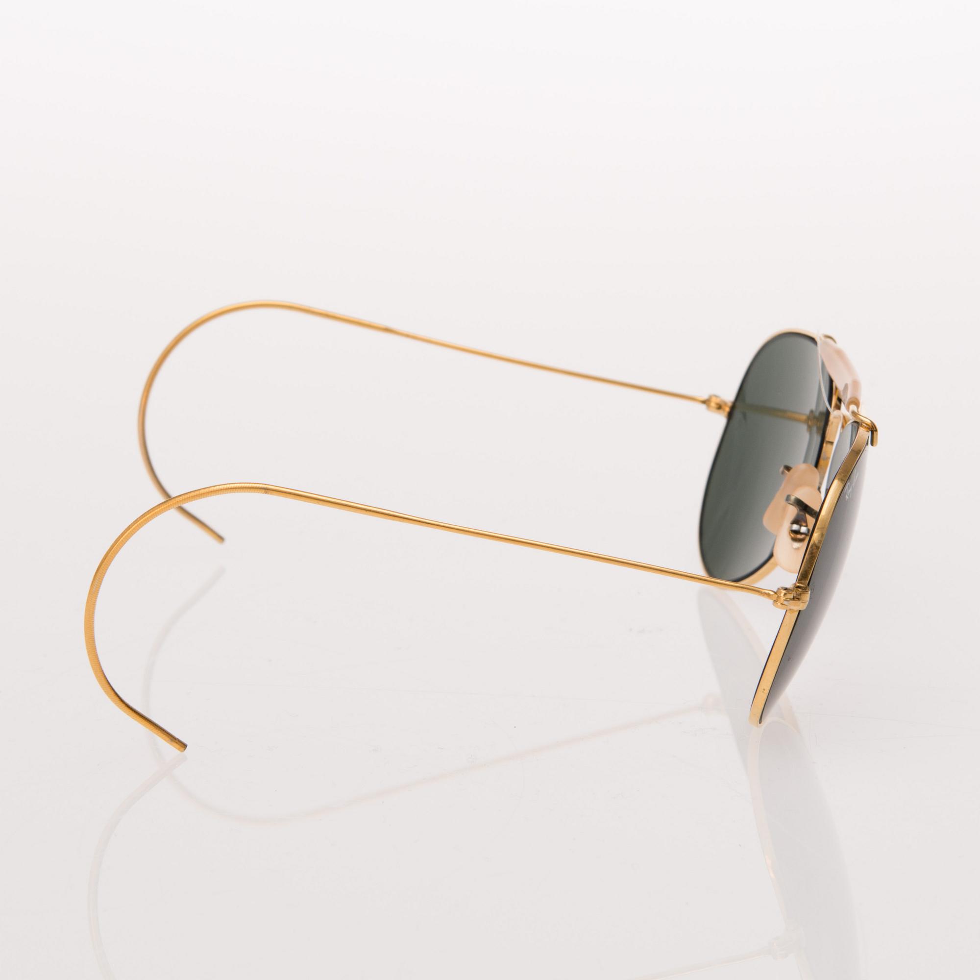 1980s RAY-BAN AVIATOR SUNGLASSES for Bausch & Lomb, USA.