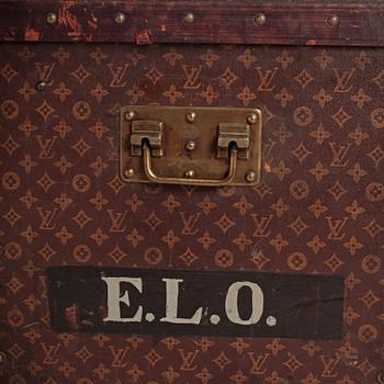 LOUIS VUITTON, a Monogram canvas trunk, late 19th/early 20th century.